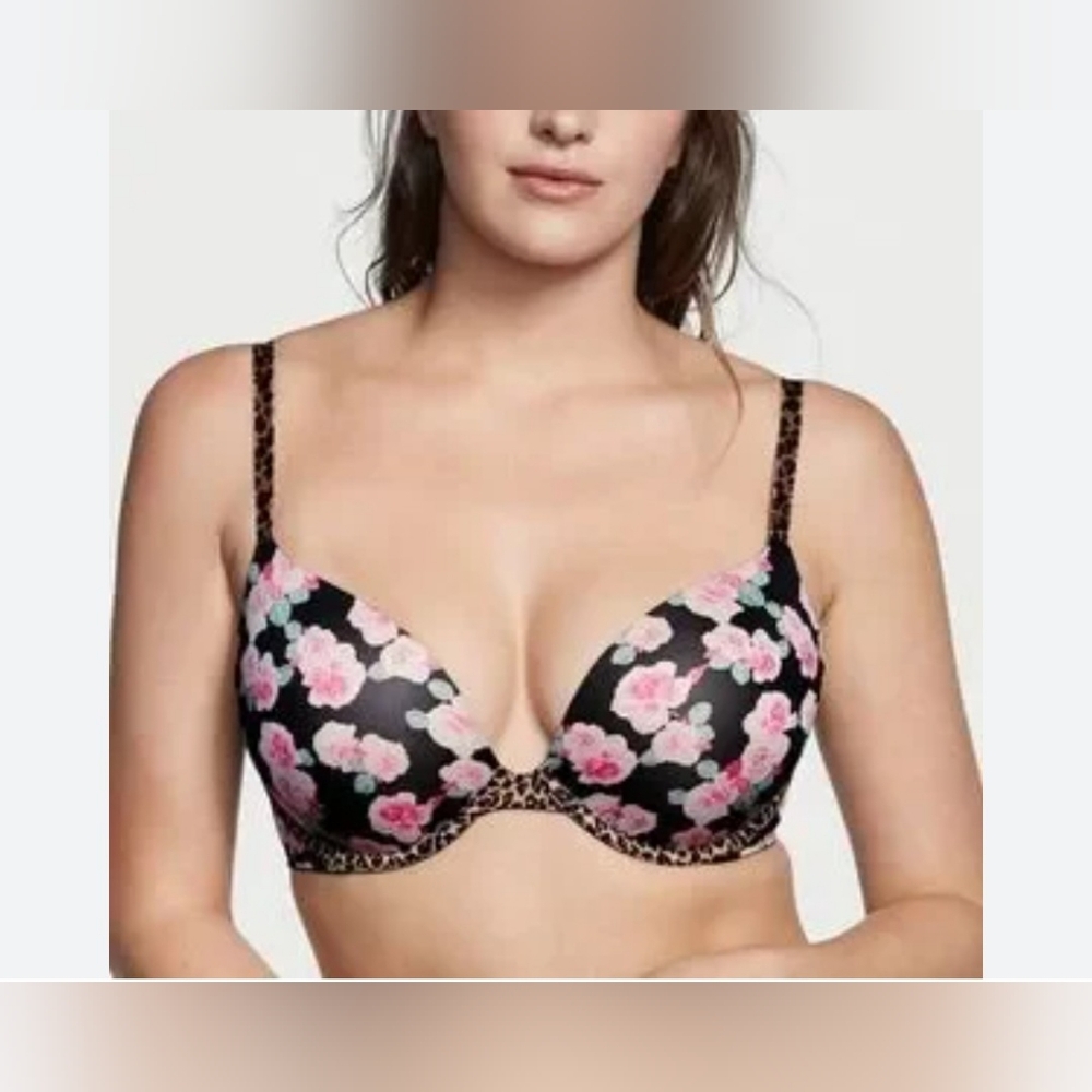 Victoria's Secret NWOT 36B push up bra. Convertible straps. So cute!